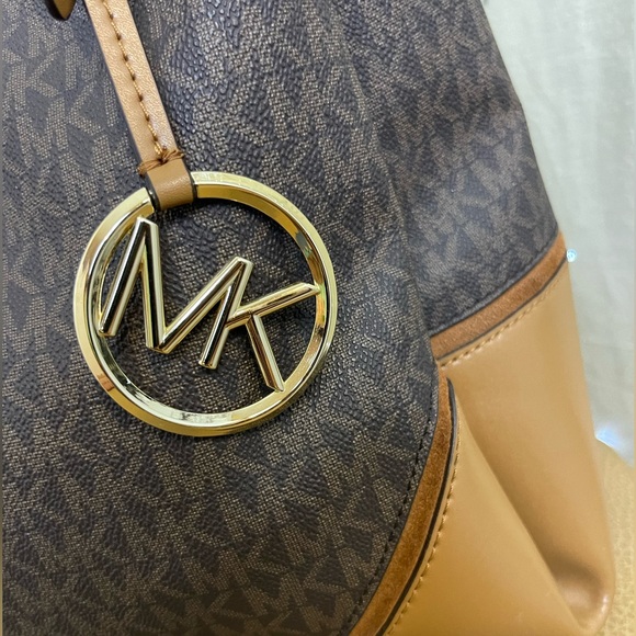 Michael Kors shoulder bag NWOT - Picture 3 of 14